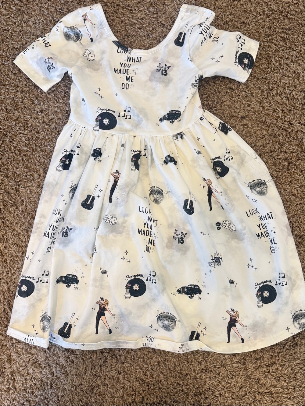 Elisabeth and Faith reputation dress